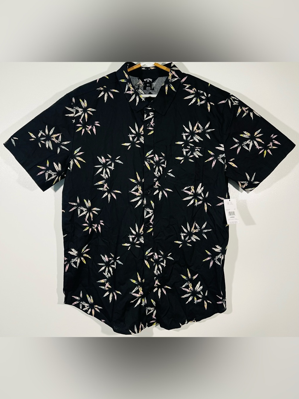 Billabong Chase Men L Button Up Shirt Black Multicolor Tropical Leaf Floral NWT